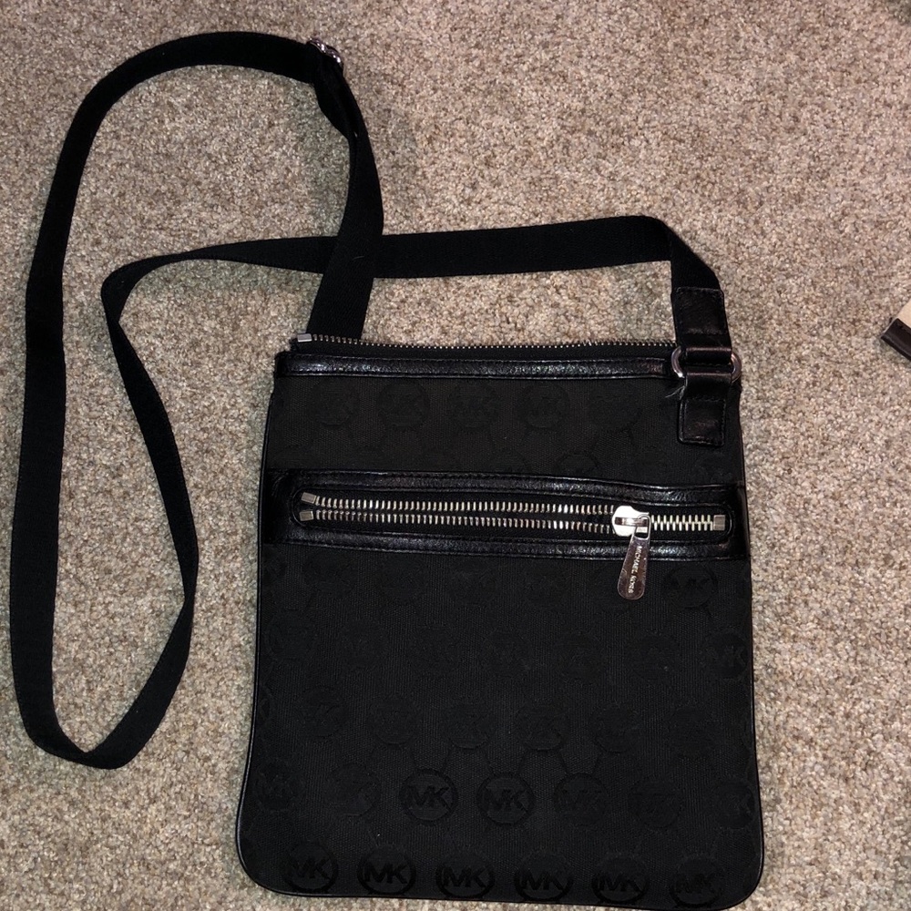 MK CROSSBODY BAG 🖤